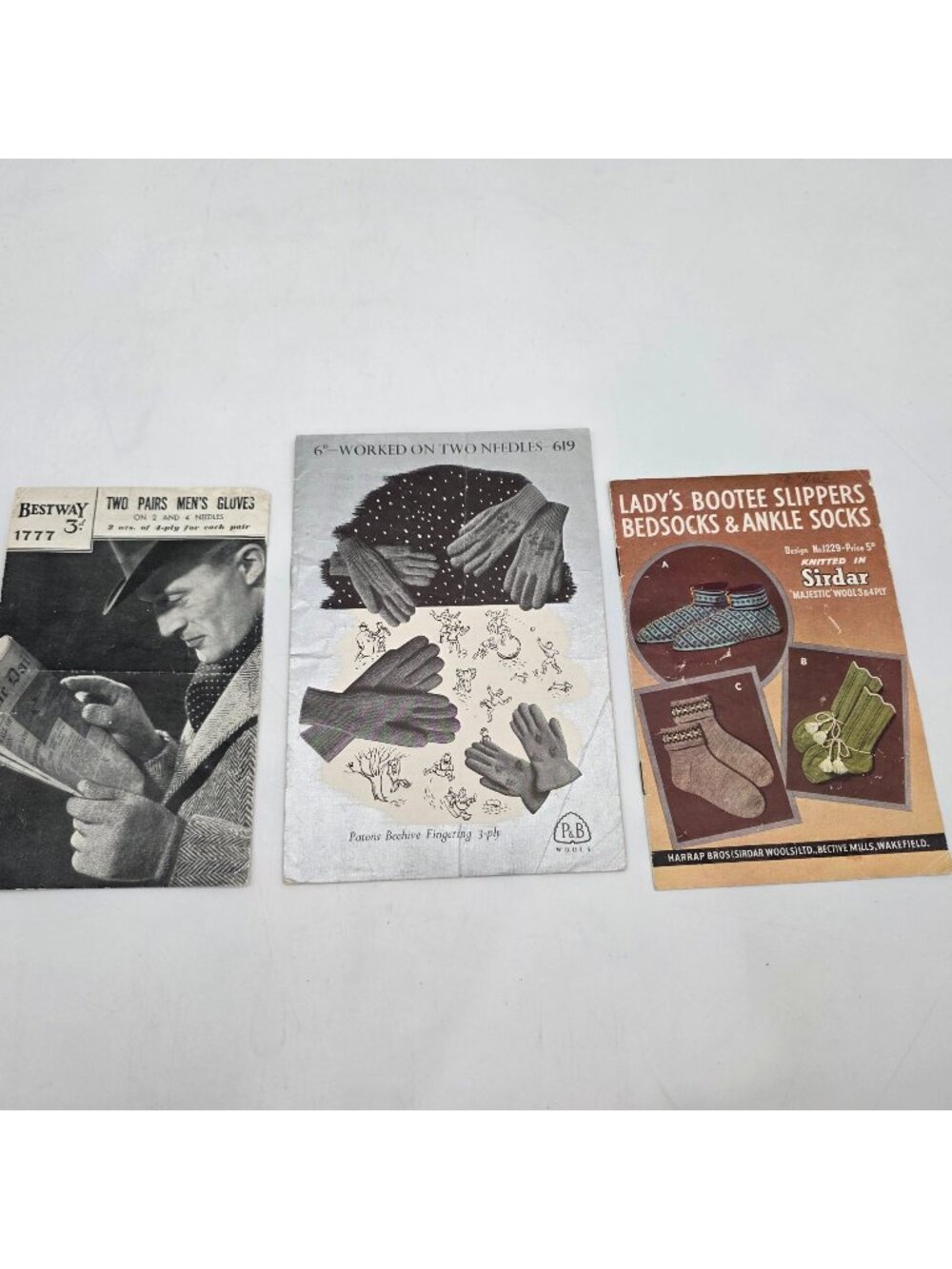Vintage Knitting Patterns Mens Gloves & Womens Slippers Socks